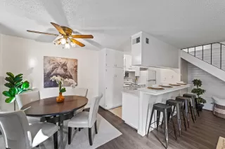 Photo #4: 223113477 Listing 