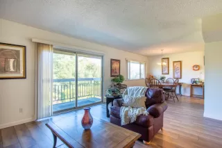 Photo #2: 223113640 Listing 