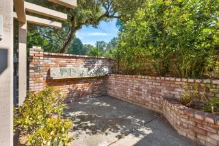 Photo #2: 223113954 Listing 