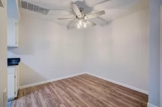 Photo #5: 223113992 Listing