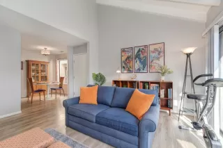 Photo #6: 223114046 Listing