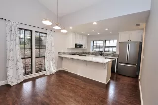 Photo #6: 223114047 Listing