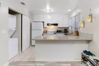 Photo #4: 223114420 Listing