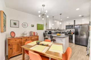 Photo #4: 223114638 Listing