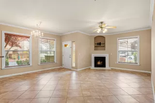 Photo #4: 223115386 Listing