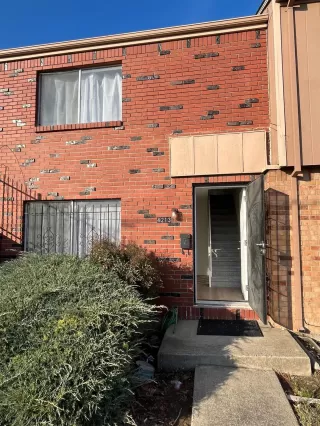 Photo #2: 223116005 Listing