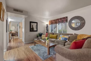 Photo #5: 223116618 Listing