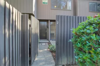 Photo #2: 223117013 Listing