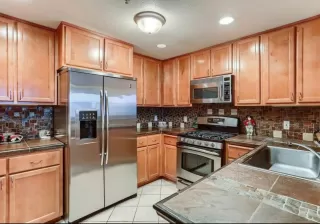 Photo #1: 223117298 Listing