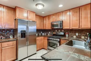 Photo #2: 223117298 Listing