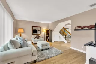 Photo #2: 223117613 Listing