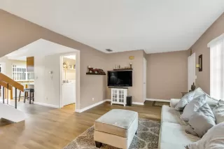 Photo #4: 223117613 Listing