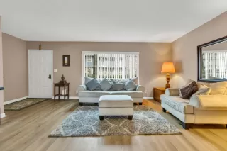 Photo #5: 223117613 Listing