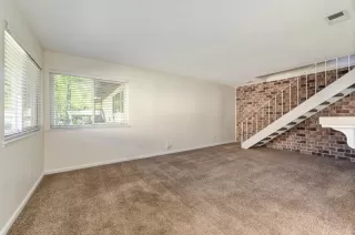 Photo #4: 224000405 Listing 