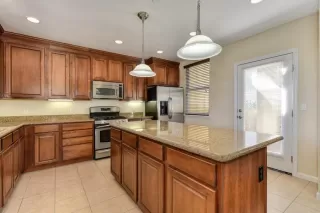 Photo #2: 224000537 Listing