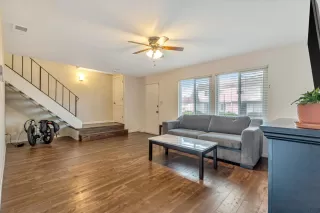 Photo #5: 224000562 Listing 