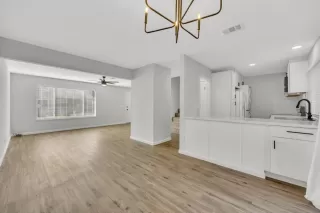 Photo #5: 224000870 Listing