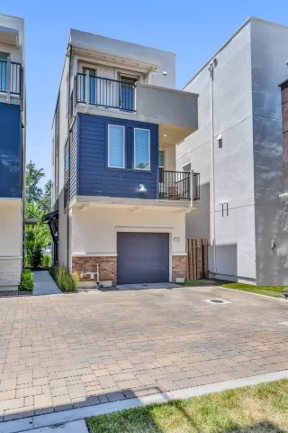 Photo #1: 224001820 Listing