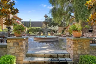 Photo #2: 224001850 Listing