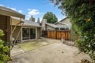 Photo #3: 224002691 Listing