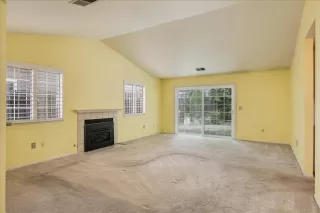 Photo #4: 224002691 Listing