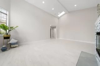 Photo #3: 224003200 Listing