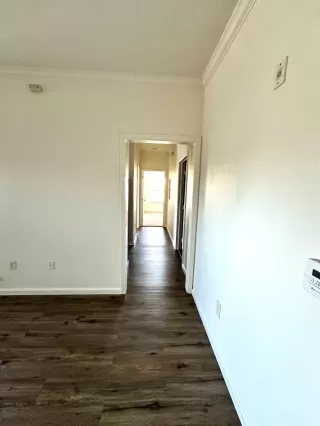 Photo #2: 224003413 Listing