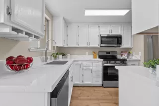 Photo #4: 224003421 Listing 