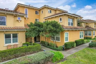 Photo #1: 224003621 Listing 