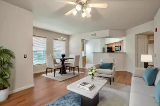 Photo #1: 224003939 Listing