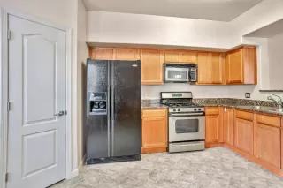 Photo #4: 224003939 Listing