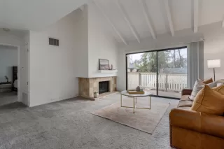 Photo #5: 224004317 Listing