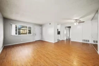 Photo #5: 224004554 Listing