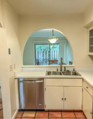 Photo #3: 224004556 Listing