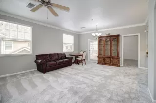 Photo #4: 224005782 Listing