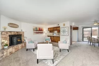 Photo #5: 224005863 Listing