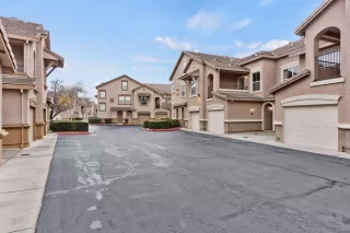 Photo #2: 224006039 Listing