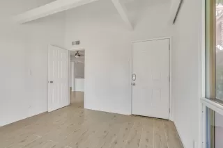 Photo #2: 224006092 Listing