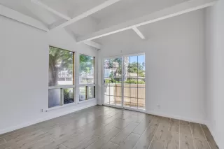 Photo #3: 224006092 Listing