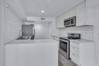 Photo #5: 224006092 Listing