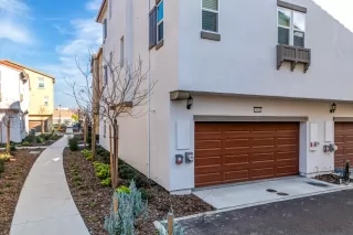 Photo #2: 224006523 Listing
