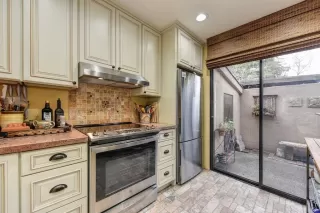 Photo #4: 224006528 Listing