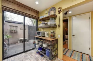 Photo #5: 224006528 Listing