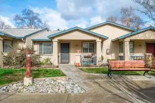 Photo #2: 224006533 Listing 