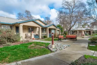 Photo #4: 224006533 Listing 