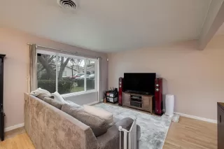 Photo #5: 224006535 Listing