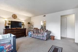 Photo #5: 224007118 Listing