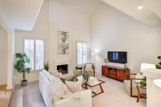 Photo #3: 224007294 Listing