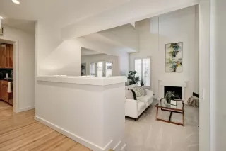 Photo #4: 224007294 Listing