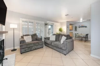 Photo #2: 224007438 Listing